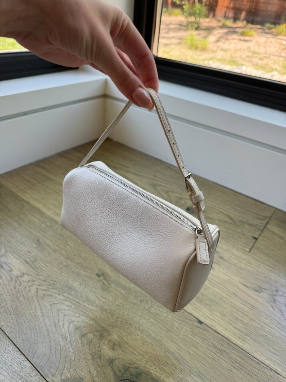 White genuine leather pencil bag - Picture 2 of 6